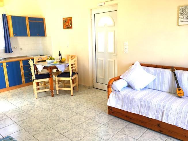 Evangelia House Sea View Apartments Agia Pelagia  Exterior photo